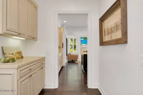 Entry Way - 1917 Brittany Park Rd, Camarillo, CA 93012 photo 4 of 5