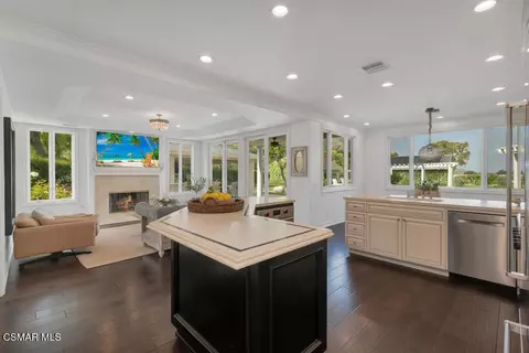 Kitchen - 1917 Brittany Park Rd, Camarillo, CA 93012 photo 1 of 5