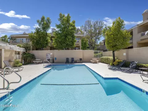 24023 Arroyo Park Dr #18, Valencia, CA 91355