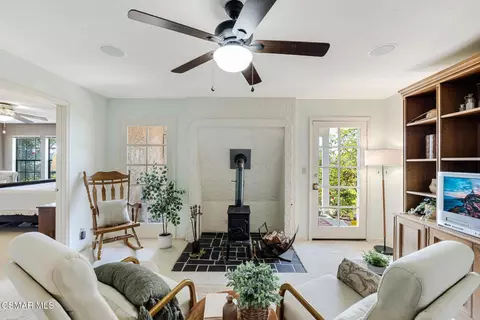 Living - 1365 Oak Ave, Fillmore, CA 93015 photo 4 of 14