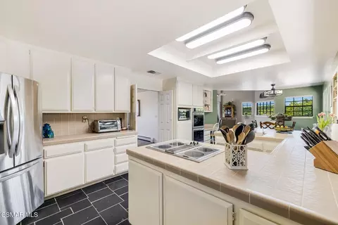 Kitchen - 1365 Oak Ave, Fillmore, CA 93015 photo 5 of 7