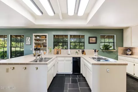 Kitchen - 1365 Oak Ave, Fillmore, CA 93015 photo 3 of 7