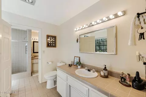 Bath - 1365 Oak Ave, Fillmore, CA 93015 photo 2 of 10