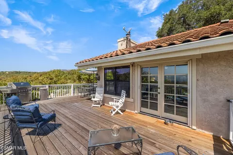 Exterior - 1365 Oak Ave, Fillmore, CA 93015 photo 6 of 11