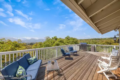 Exterior - 1365 Oak Ave, Fillmore, CA 93015 photo 5 of 11