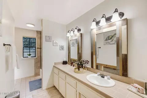 Bath - 1365 Oak Ave, Fillmore, CA 93015 photo 6 of 10