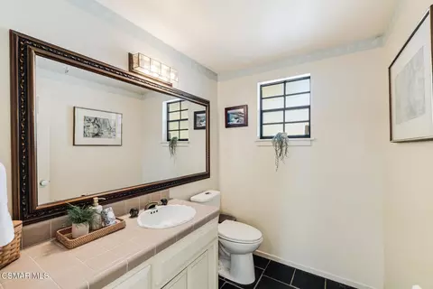 Bath - 1365 Oak Ave, Fillmore, CA 93015 photo 4 of 10