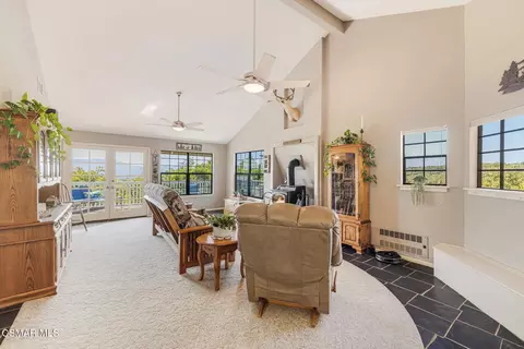 Living - 1365 Oak Ave, Fillmore, CA 93015 photo 11 of 14