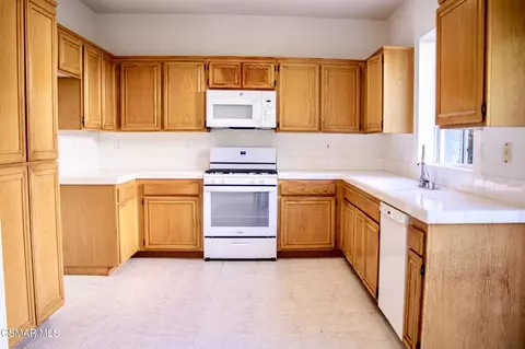528 Yarrow Dr, Simi Valley, CA 93065 photo 6