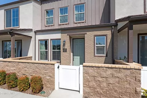 135 Farmhouse Dr #3, Simi Valley, CA 93065