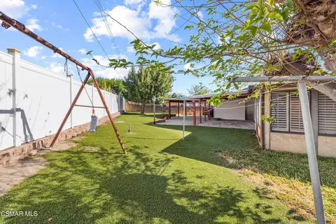 Exterior - 1790 Casarin St, Simi Valley, CA 93065 photo 7 of 10