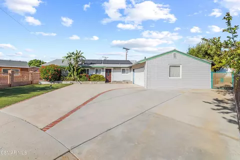 Exterior - 1790 Casarin St, Simi Valley, CA 93065 photo 3 of 10