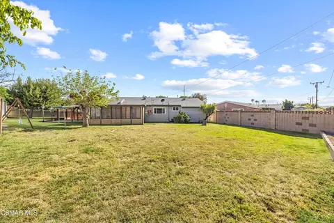Exterior - 1790 Casarin St, Simi Valley, CA 93065 photo 9 of 10