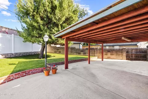 Exterior - 1790 Casarin St, Simi Valley, CA 93065 photo 5 of 10