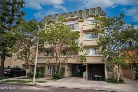 4348 Mammoth Ave #203, Sherman Oaks, CA 91423