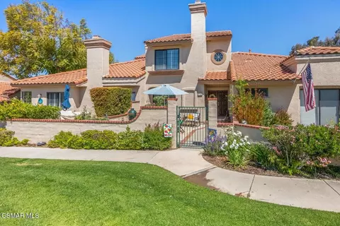236 Country Club Dr #B, Simi Valley, CA 93065