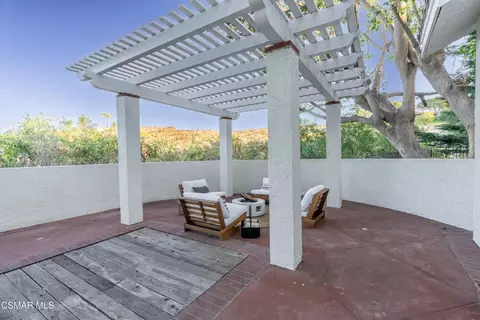 Exterior - 360 Camino De Celeste, Thousand Oaks, CA 91360 photo 12 of 16