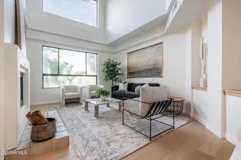 Living - 360 Camino De Celeste, Thousand Oaks, CA 91360 photo 3 of 6
