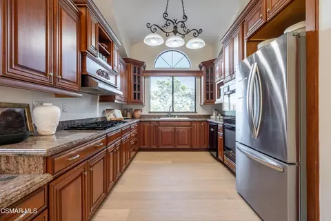 Kitchen - 360 Camino De Celeste, Thousand Oaks, CA 91360 photo 2 of 4