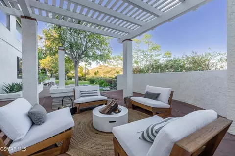 Exterior - 360 Camino De Celeste, Thousand Oaks, CA 91360 photo 13 of 16