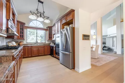 Kitchen - 360 Camino De Celeste, Thousand Oaks, CA 91360 photo 4 of 4