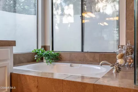 Bath - 360 Camino De Celeste, Thousand Oaks, CA 91360 photo 2 of 5