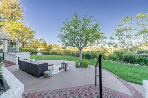 Exterior - 360 Camino De Celeste, Thousand Oaks, CA 91360 photo 3 of 16