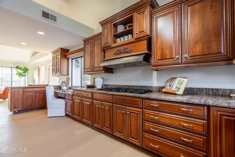 Kitchen - 360 Camino De Celeste, Thousand Oaks, CA 91360 photo 3 of 4