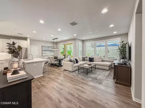 230 Stonegate Rd, Camarillo, CA 93010