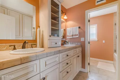 Bath - 351 Buckboard Cir, Simi Valley, CA 93065 photo 4 of 5