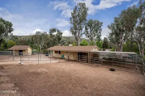 Exterior - 351 Buckboard Cir, Simi Valley, CA 93065 photo 10 of 16