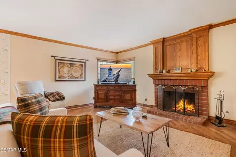 Living - 351 Buckboard Cir, Simi Valley, CA 93065 photo 4 of 5