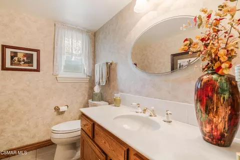 Bath - 351 Buckboard Cir, Simi Valley, CA 93065 photo 1 of 5