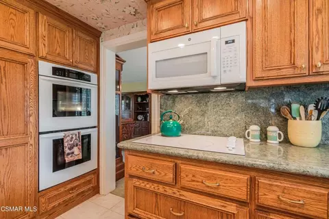 Kitchen - 351 Buckboard Cir, Simi Valley, CA 93065 photo 3 of 5