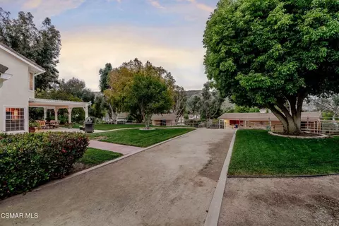 Exterior - 351 Buckboard Cir, Simi Valley, CA 93065 photo 4 of 16