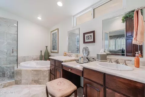 Bath - 351 Buckboard Cir, Simi Valley, CA 93065 photo 2 of 5