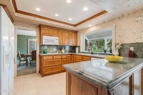 Kitchen - 351 Buckboard Cir, Simi Valley, CA 93065 photo 1 of 5