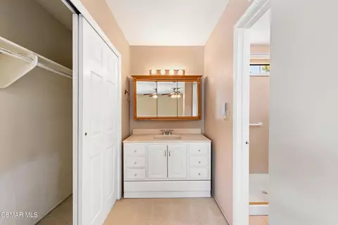 Bath - 2830 Dalhart Ave, Simi Valley, CA 93063 photo 3 of 4