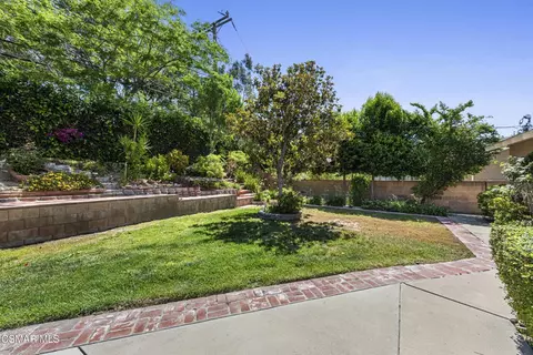 Exterior - 2830 Dalhart Ave, Simi Valley, CA 93063 photo 7 of 11