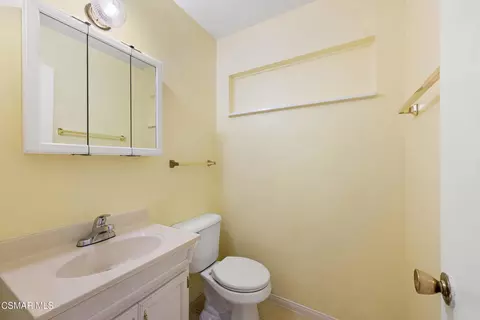 Bath - 2830 Dalhart Ave, Simi Valley, CA 93063 photo 1 of 4