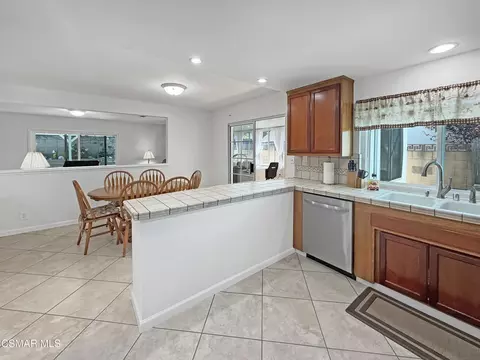 Kitchen - 276 Hermes St, Simi Valley, CA 93065 photo 1 of 5