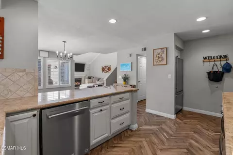 Kitchen - 2264 Birchglen St #147, Simi Valley, CA 93063 photo 5 of 5
