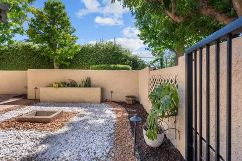 Exterior - 2264 Birchglen St #147, Simi Valley, CA 93063 photo 8 of 13
