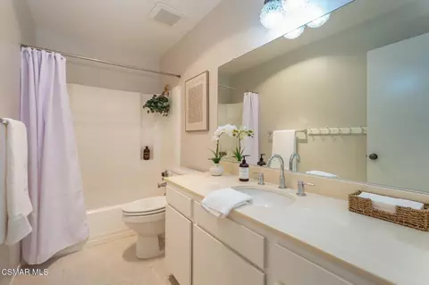 Bath - 2144 Chandler St, Camarillo, CA 93010 photo 2 of 2