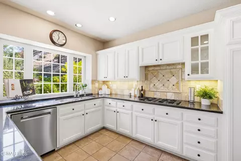 2538 Sandycreek Dr, Westlake Village, CA 91361