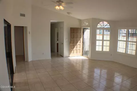 Living - 704 Wind Willow Way, Simi Valley, CA 93065 photo 6 of 7