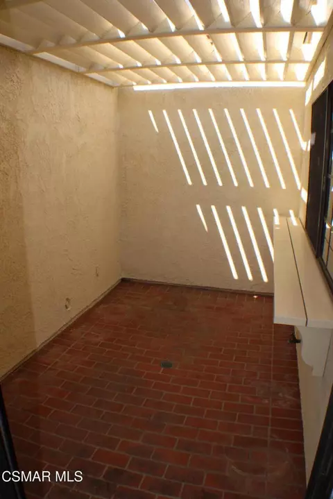 Exterior - 704 Wind Willow Way, Simi Valley, CA 93065 photo 5 of 11