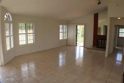 Living - 704 Wind Willow Way, Simi Valley, CA 93065 photo 4 of 7