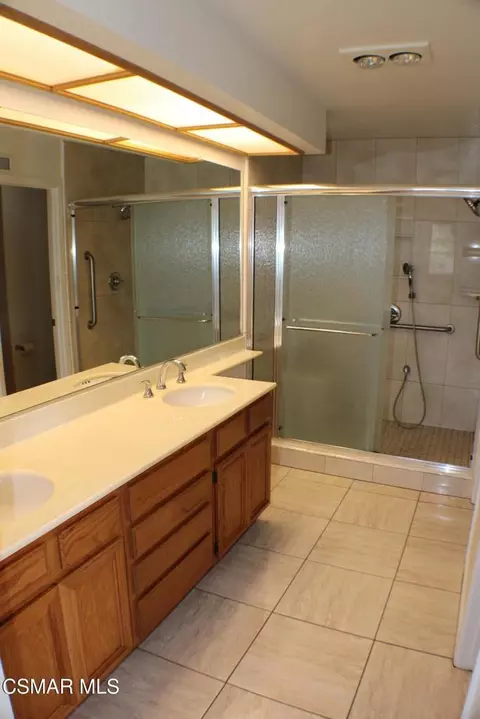 Bath - 704 Wind Willow Way, Simi Valley, CA 93065 photo 3 of 6