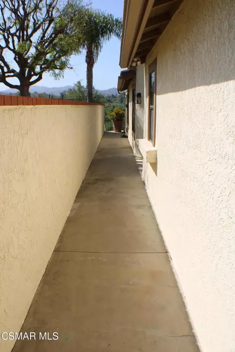 Exterior - 704 Wind Willow Way, Simi Valley, CA 93065 photo 3 of 11
